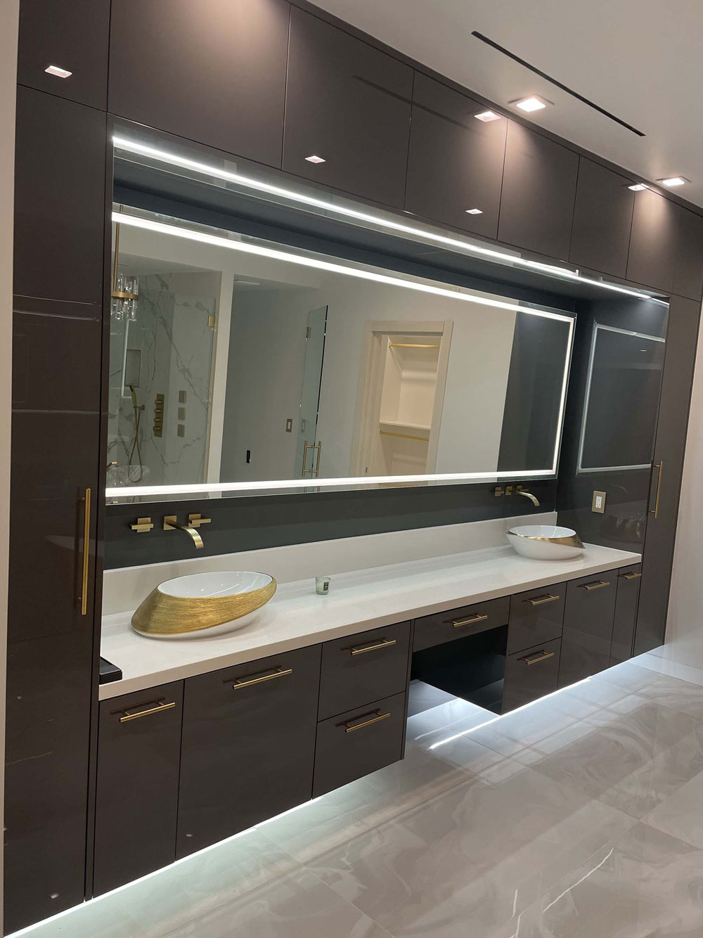Vertical bathroom
