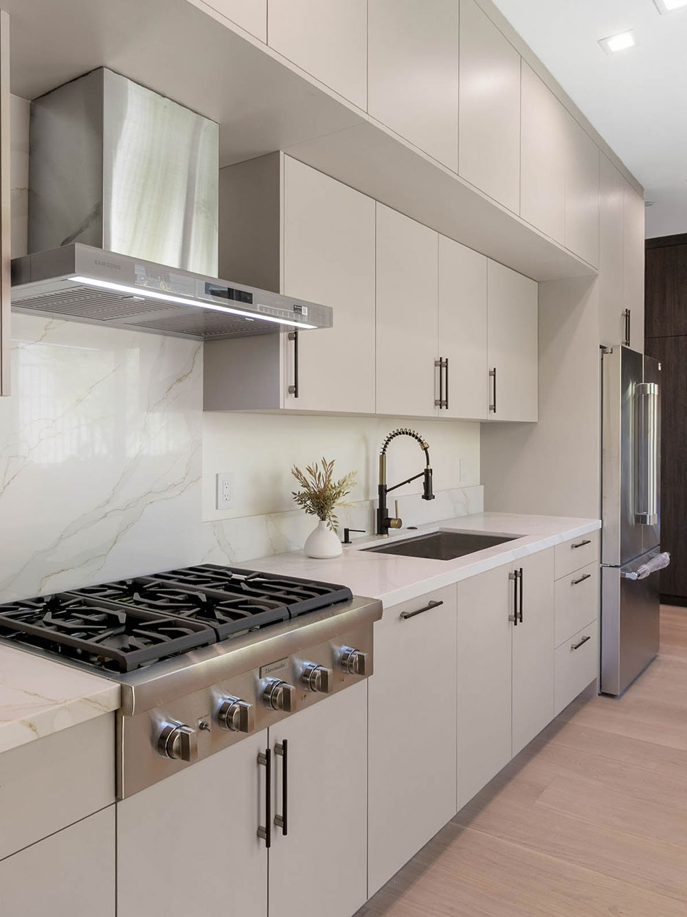 Vertical kitchen2